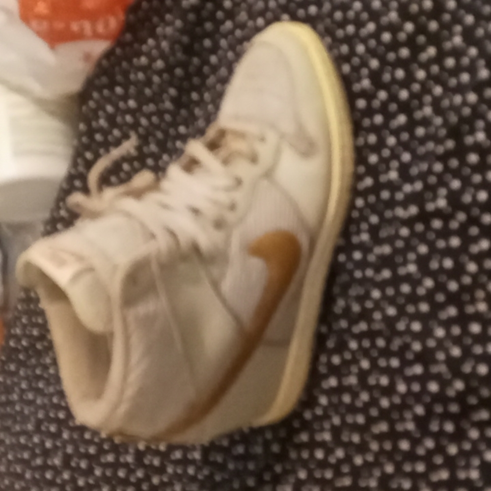 Nike high tops size 9.5